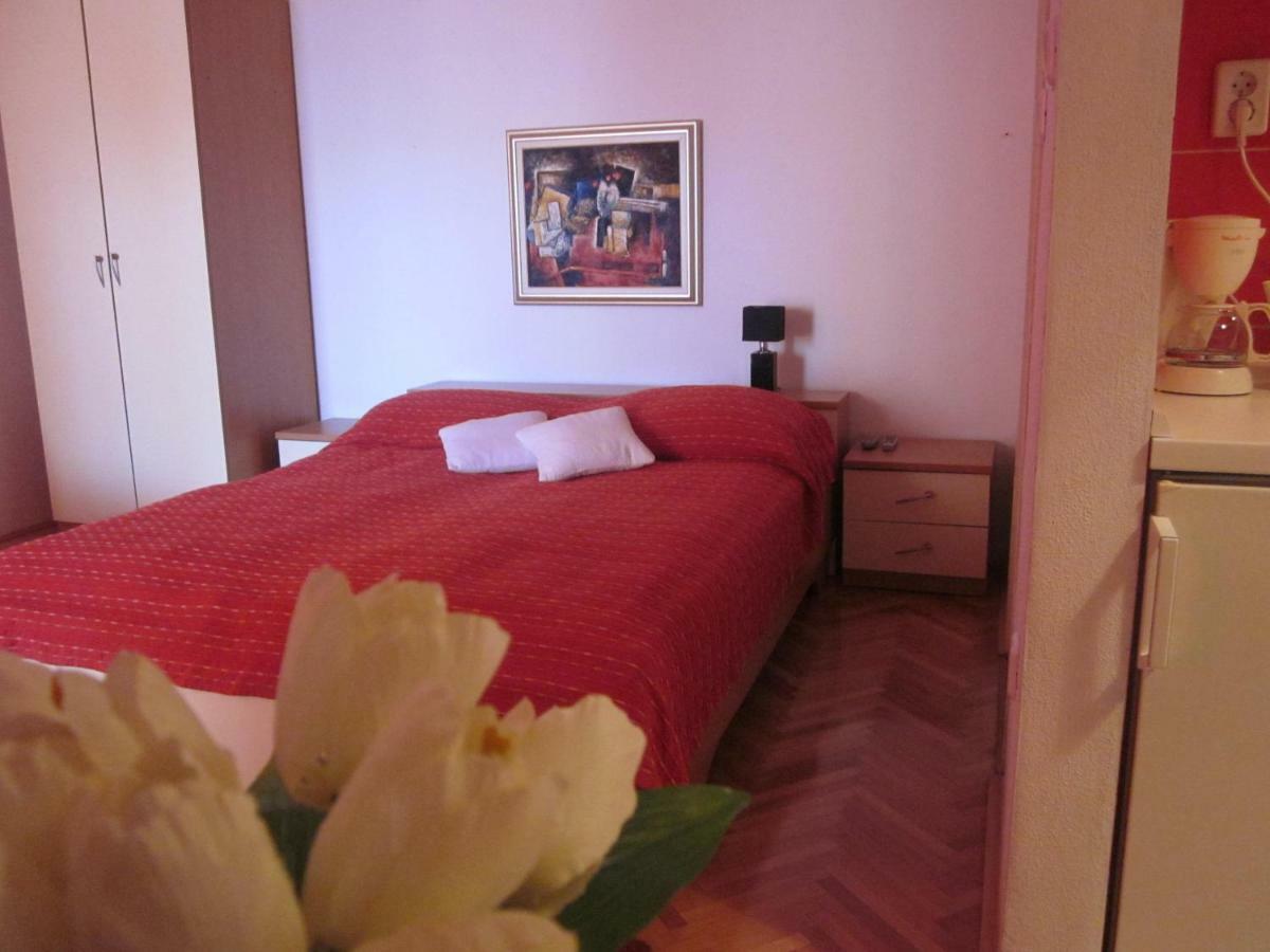 Guest House Mijo Sokol Brela Exterior photo